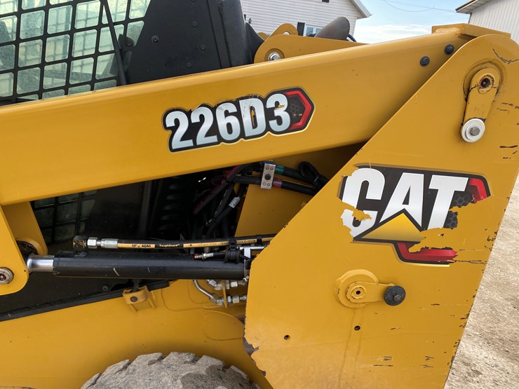 2023-caterpillar-226d3-image-19