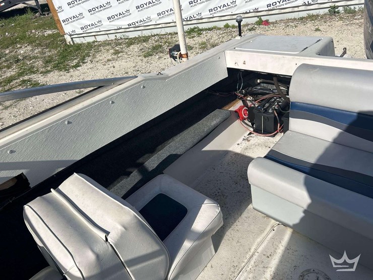 1992-21ft-four-winns-205-sundowner-boat-w/-boat-trailer-image-15