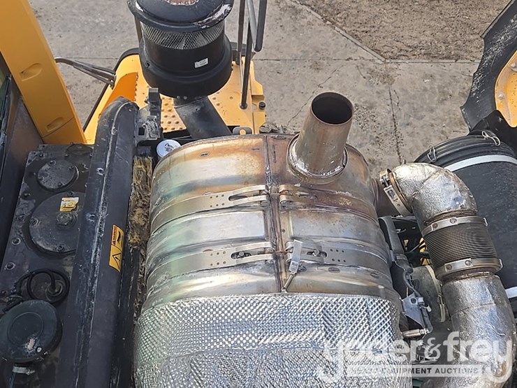 2014-volvo-l150h-image-52