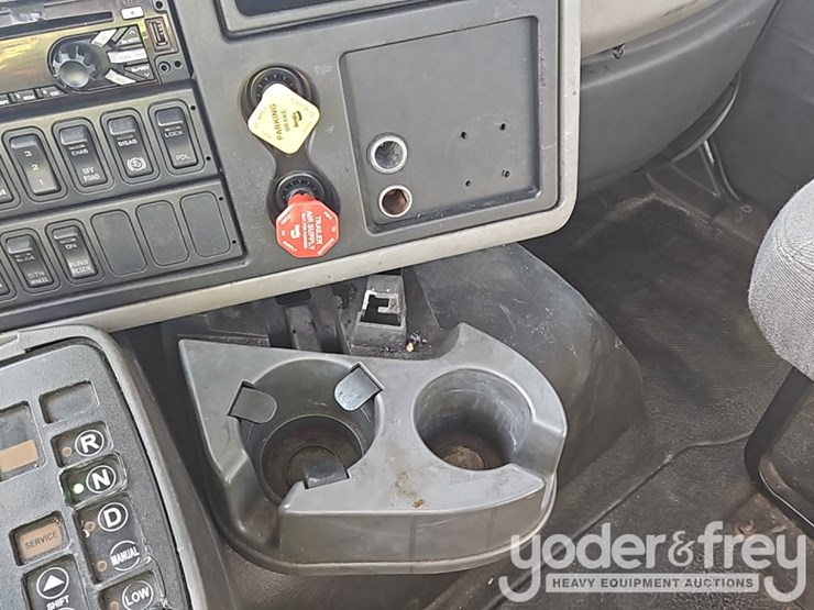 2017-international-8600-image-42