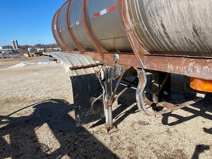 #520-•-1983-brenner-semi-manure-tanker-trailer-(no-title)-(st.-nazianz,-wi)-image-20