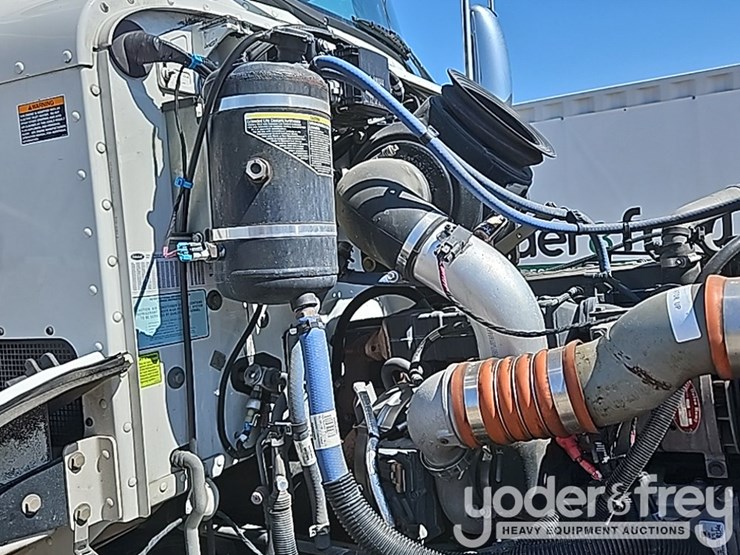 2018-peterbilt-337-image-47