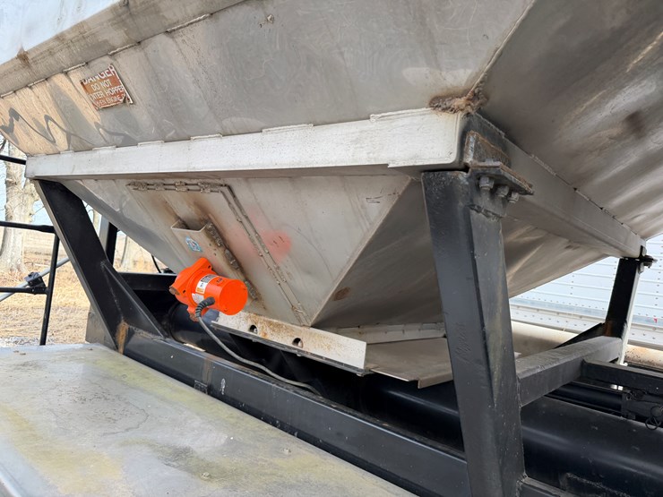 #40961-•-2011-magnolia-/-adams-t/a-fertilizer-tender-trailer-image-63