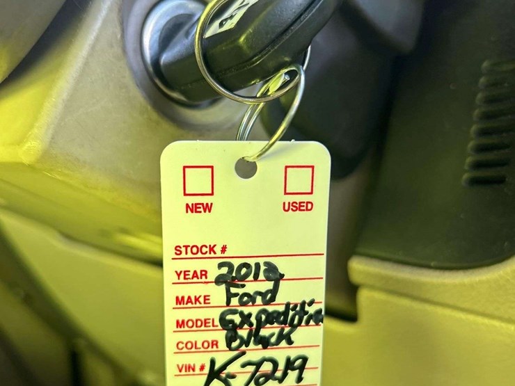2012-ford-expedition-image-27