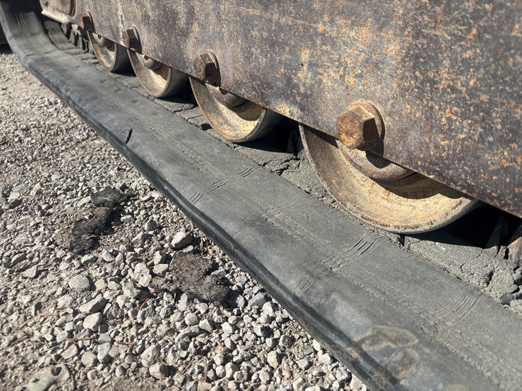 2007-bobcat-t300-image-55