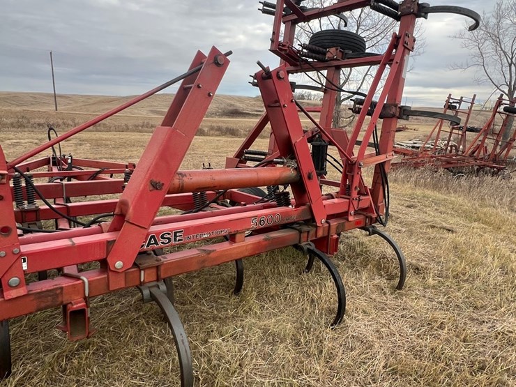 case-ih-5600-image-18