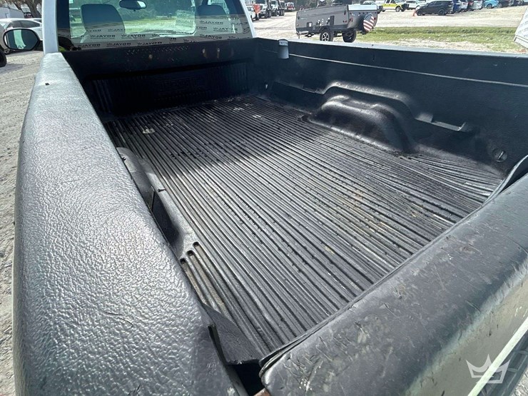 2009-gmc-sierra-2500-image-21