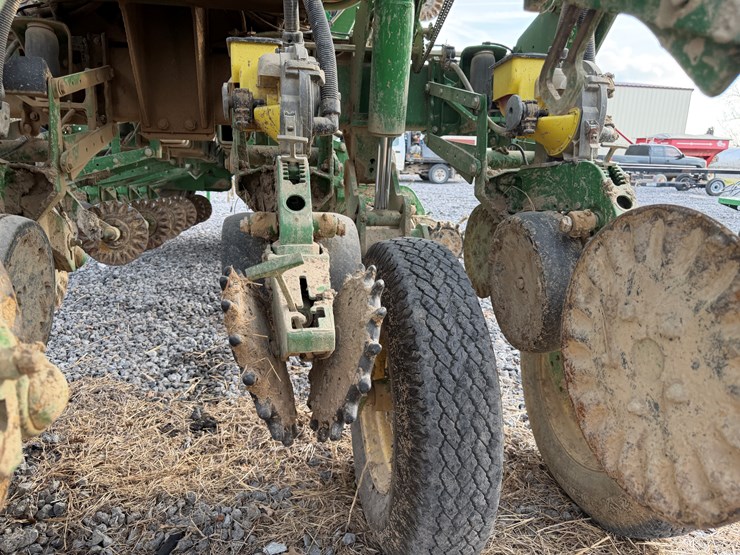 john-deere-1790-image-24