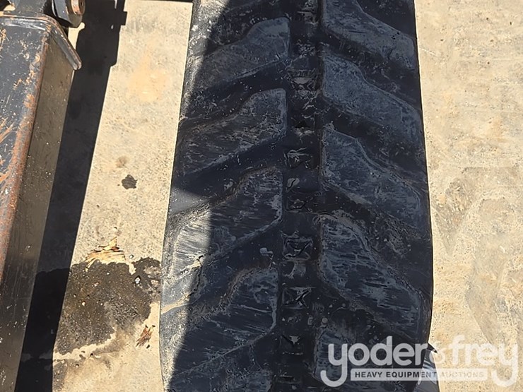 2020-deere-35g-image-31