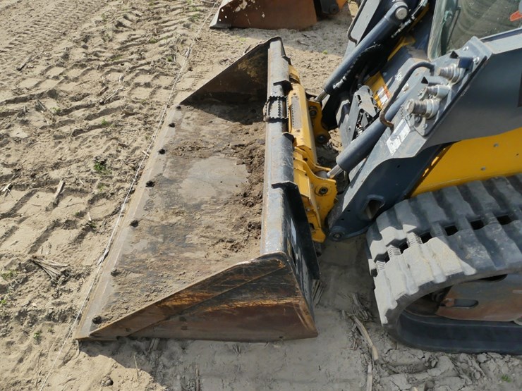 2023-deere-317g-image-7