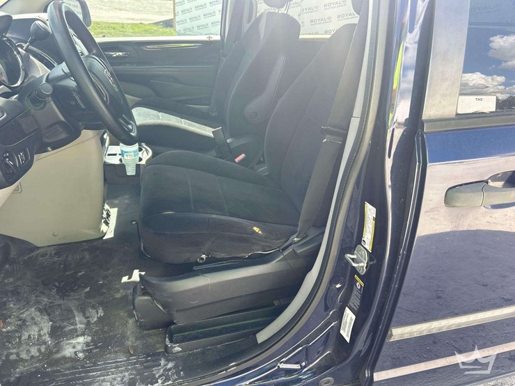 2013-ram-c/v-image-13