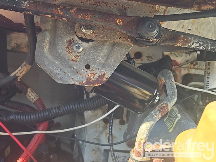 2020-freightliner-m2-106-image-36