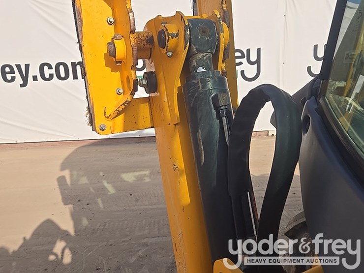 2017-jcb-3cx-image-65