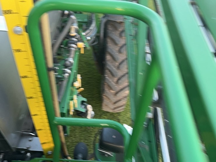 2014-john-deere-r4030-image-44
