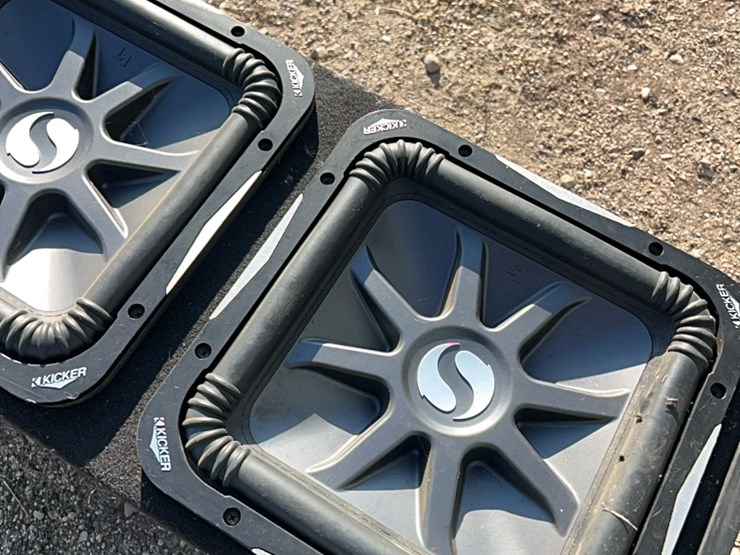 deluxe-speaker-system-for-car-or-tractor-image-26