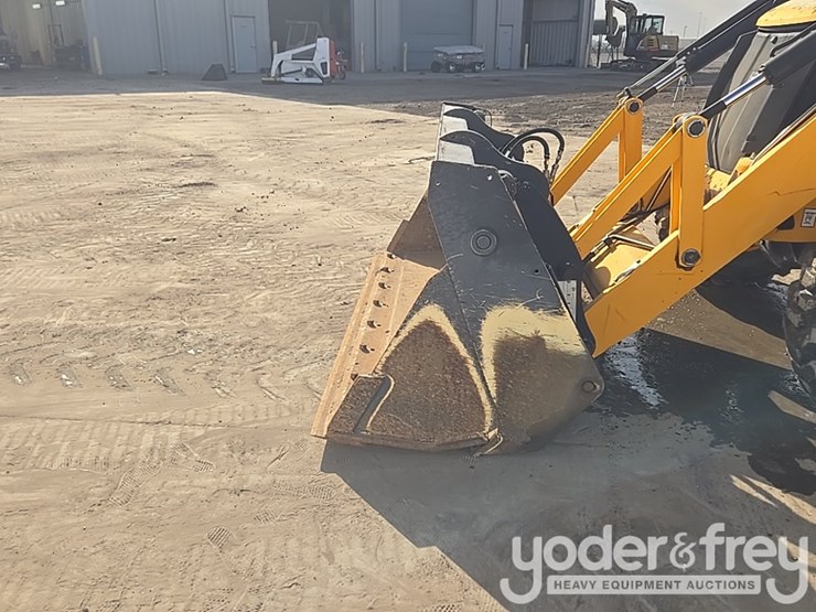 2017-jcb-3cx-image-9