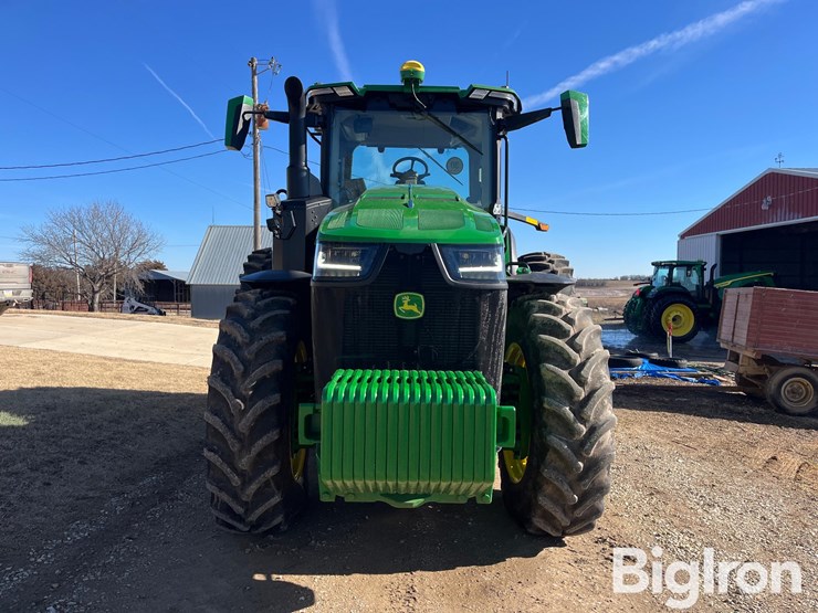 2023-john-deere-8r-310-image-2