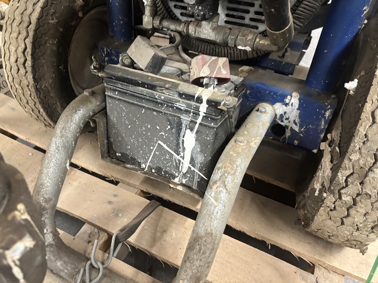 #2309-•-graco-gh-733-roof-coating-sprayer-image-8