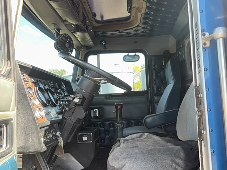 1990-kenworth-t600-image-163