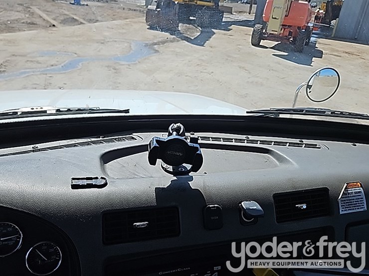 2018-peterbilt-337-image-66