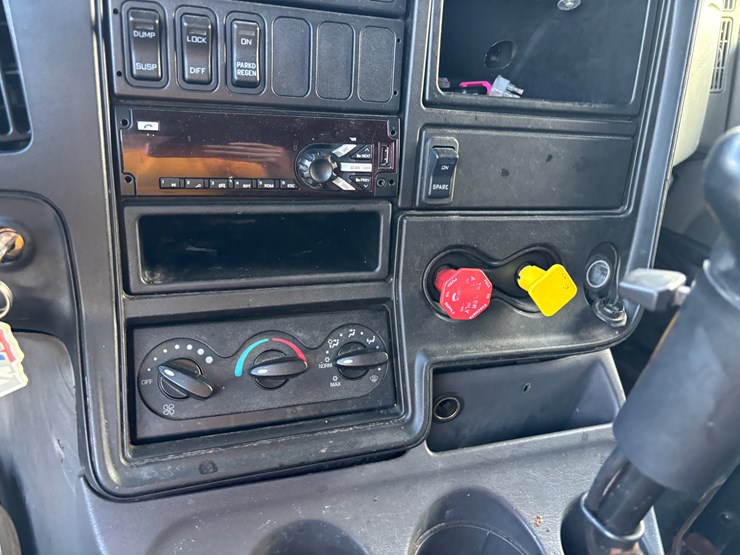 2015-international-prostar-image-26