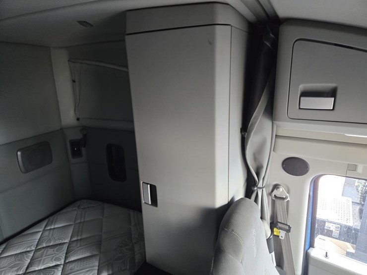 2019-kenworth-t680-image-70