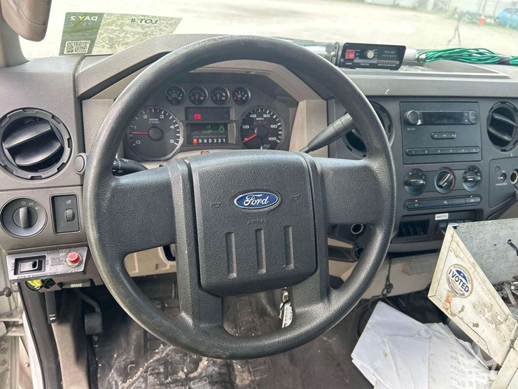 2009-ford-f550-image-11