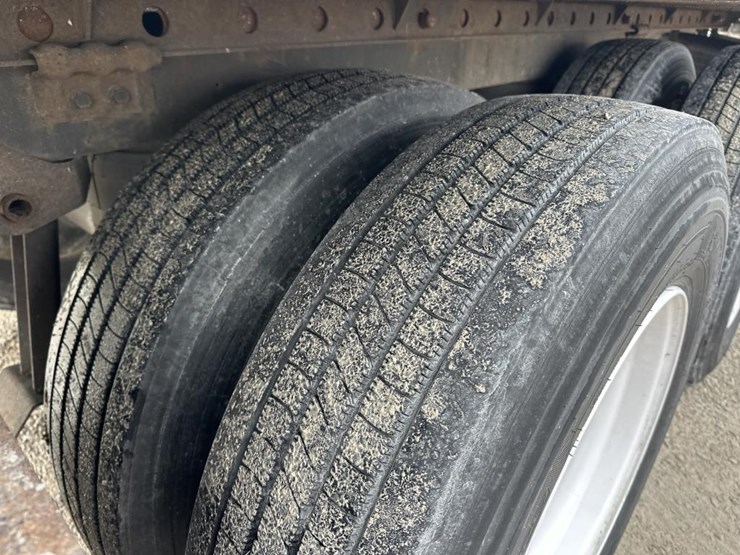 2015-utility-53'-image-28