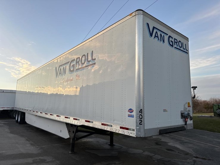 2019-utility-53'-image-6