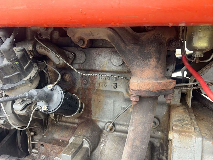 massey-ferguson-135-image-51
