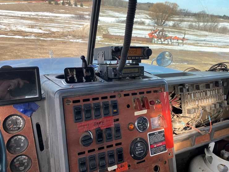 #425-•-mack-elite-cl-713-manure-truck-(has-wi-title)-(colfax,-wi)-image-36