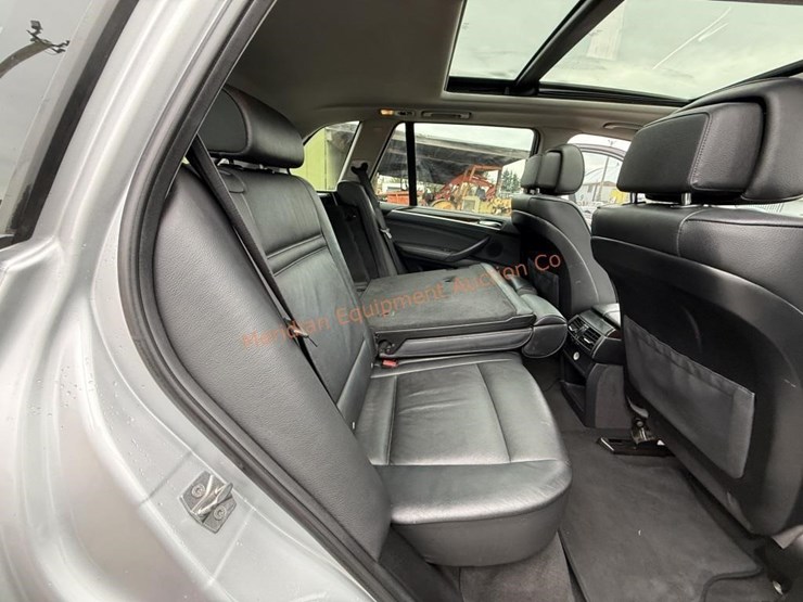 2010-bmw-x5-image-36