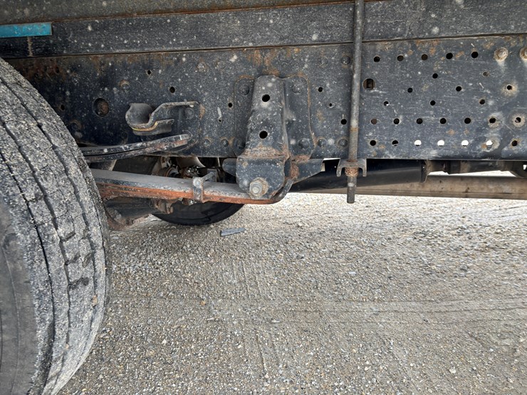 2021-isuzu-npr-hd-image-46