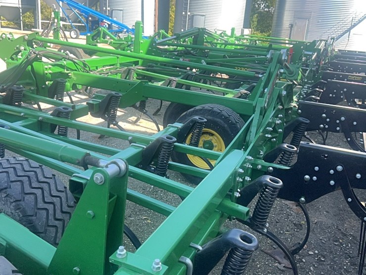 2024-john-deere-52-image-42