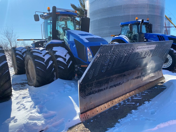 2012-new-holland-670-image-4