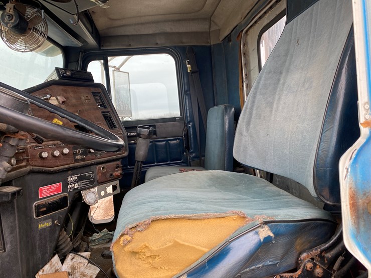 #400-•-1988-freightliner-boom-pump-truck-(has-wi-title)-(arpin,-wi)-image-66