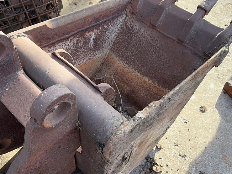 #85-•-backhoe-bucket-image-2