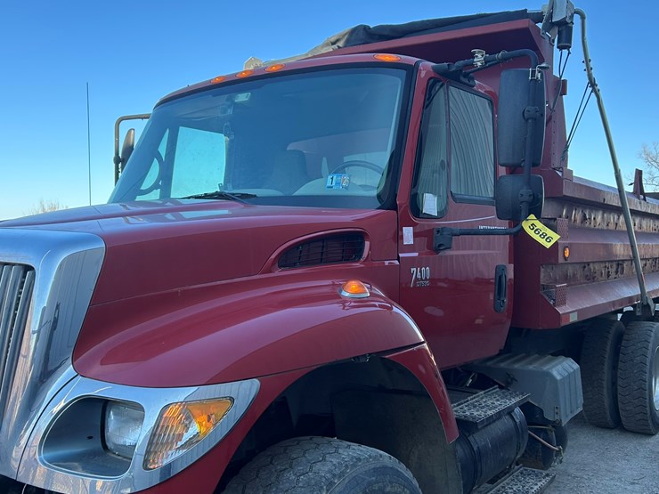 2002-international-7400-image-9