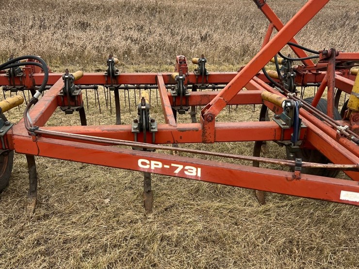 lot-49.-1981-33’-morris-magnum-model-cp-731-chisel-plow-w/3-bar-harrows,-well-maintained-unit,-super-clean-and-straight,-check-photos-image-16
