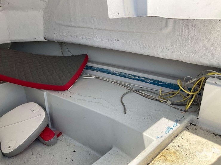 1988-23ft-stealth-craft-boat-w-22ft-boat-trailer-image-18