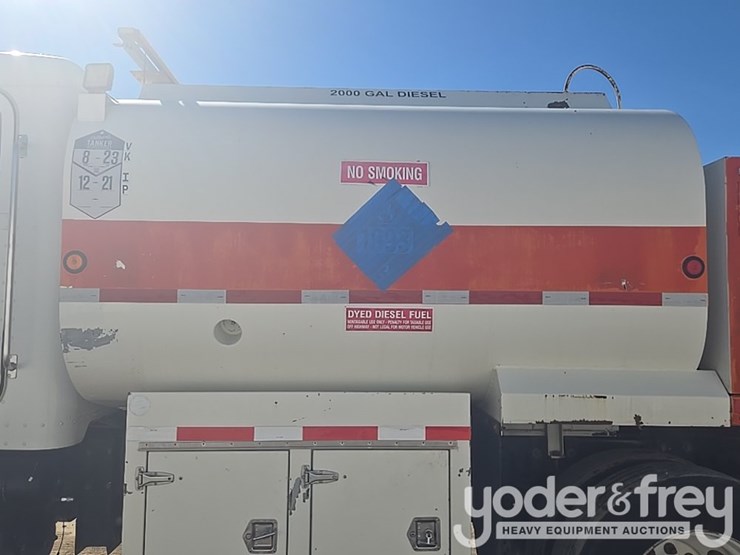 2009-peterbilt-335-image-58