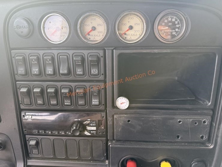 2017-international-prostar-image-41