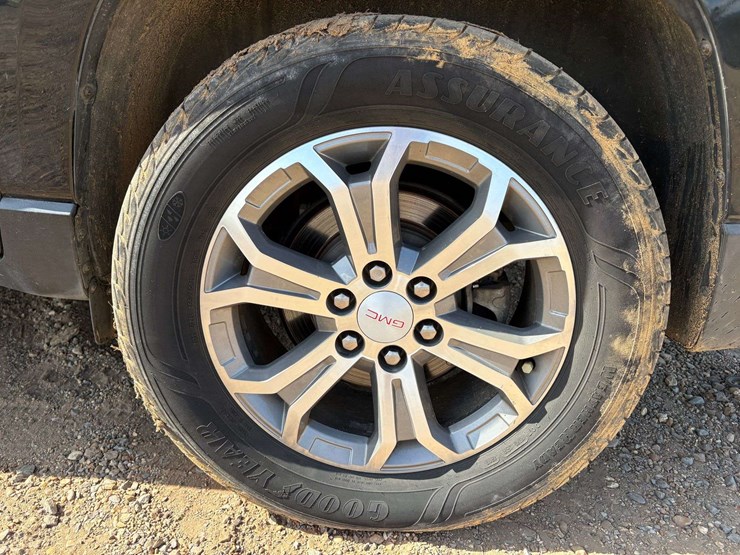 2016-gmc-acadia-slt-image-11