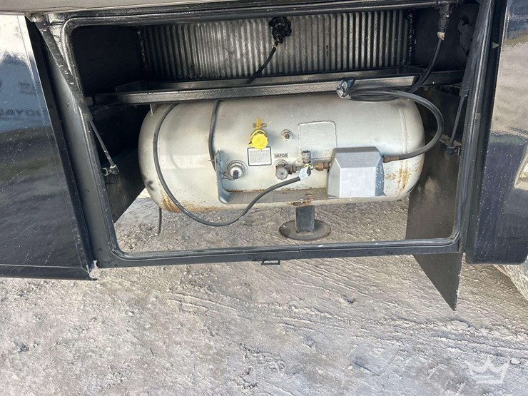 2008-freightliner-allegro-bay-class-a-motorhome-image-32