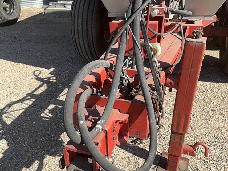 ag-–-800-stainless-steel-fertilizer-spreader,-fully-hydraulic-drive,-roll-tarp,-large-floatation-tires-￼￼-image-10