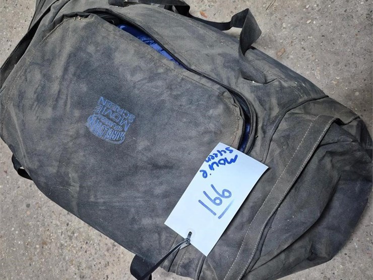 airblown-inflatable-movie-screen-image-2