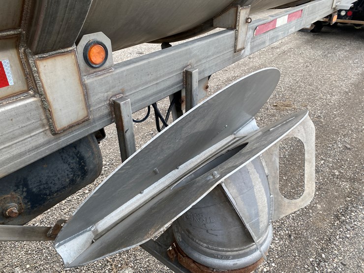 #502-•-2012-northern-8,500-gallon-semi-manure-tanker-(has-wi-title)-(waupun,-wi)-image-42