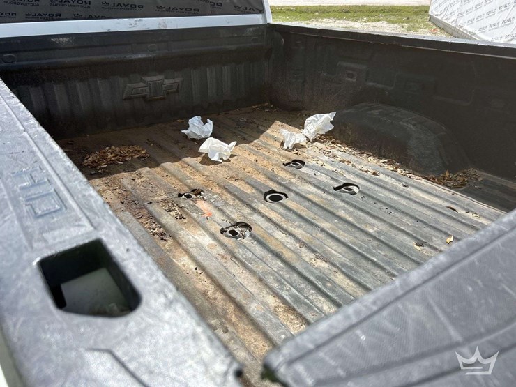 2022-chevrolet-silverado-2500-image-24