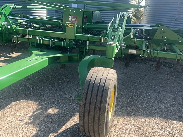 2022-john-deere-52-image-49