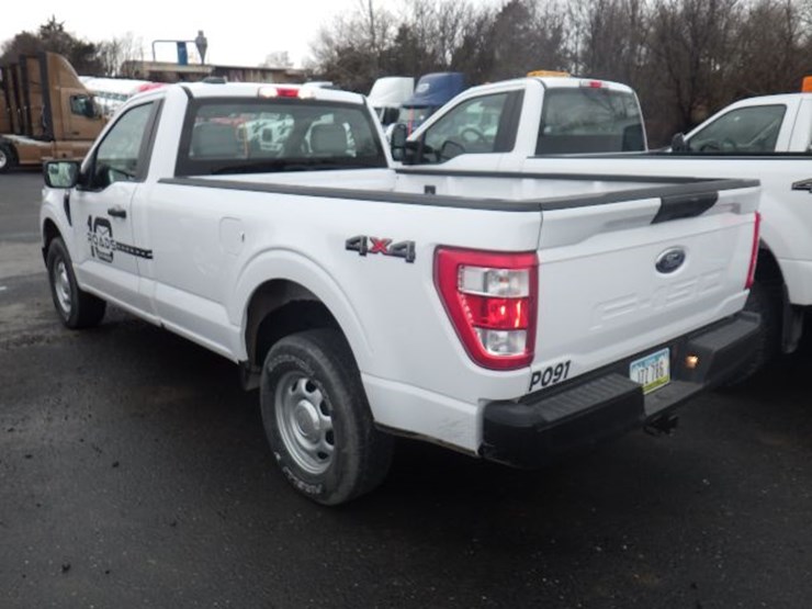 2021-ford-f150-xl-image-8